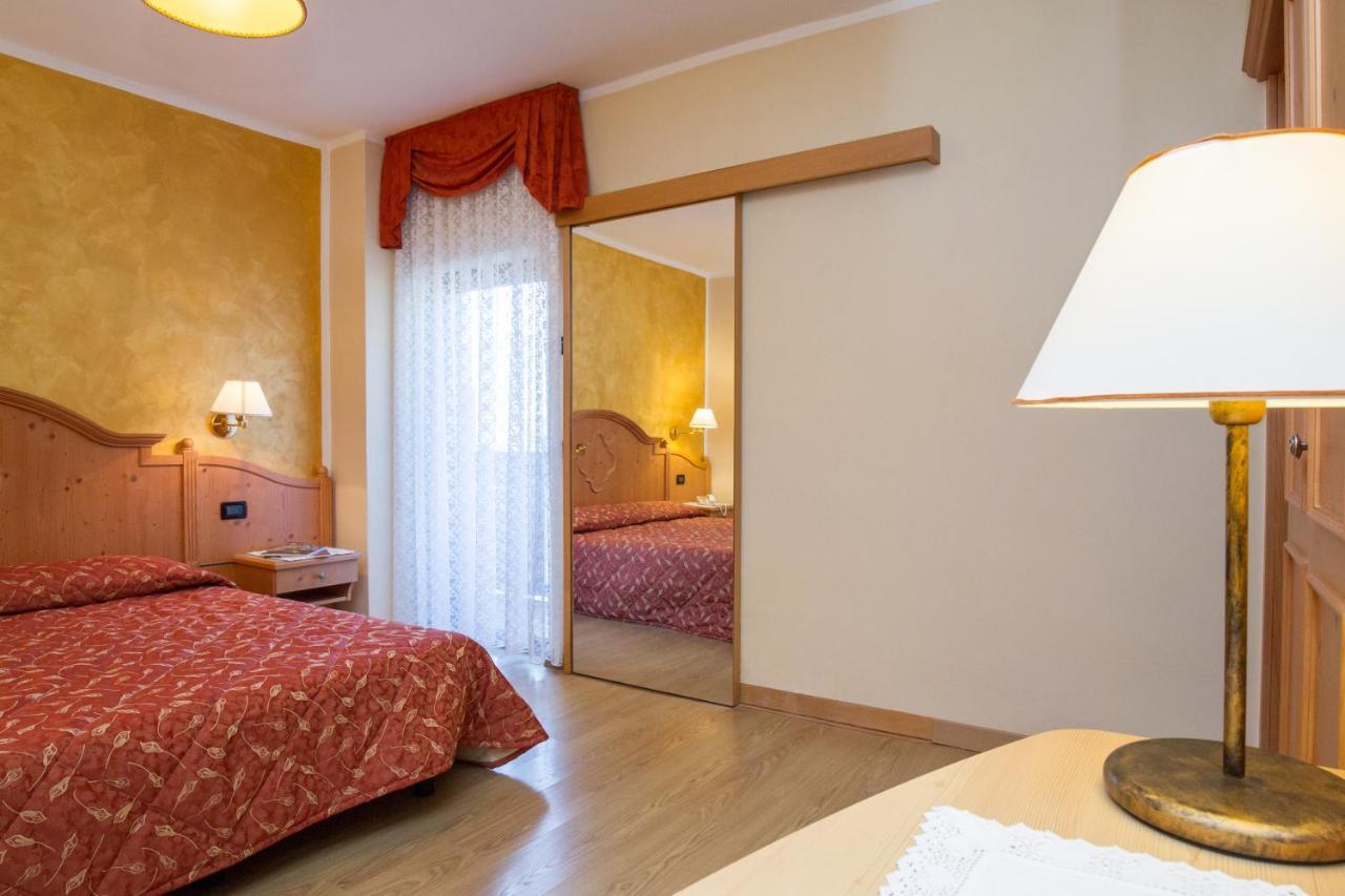 פיירה די פרימיירו Hotel Al Prato מראה חיצוני תמונה