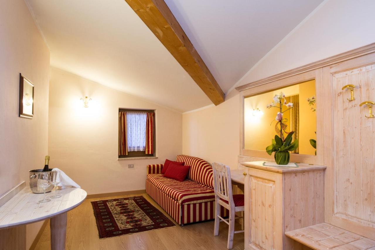 פיירה די פרימיירו Hotel Al Prato מראה חיצוני תמונה