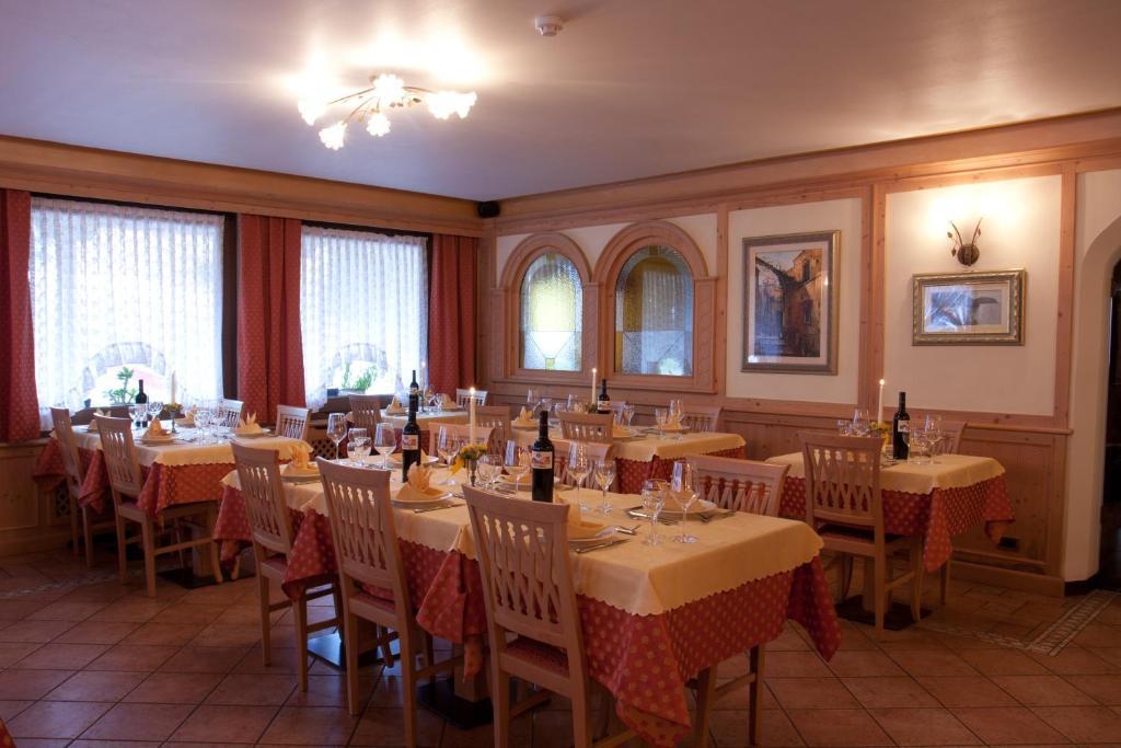 פיירה די פרימיירו Hotel Al Prato מראה חיצוני תמונה