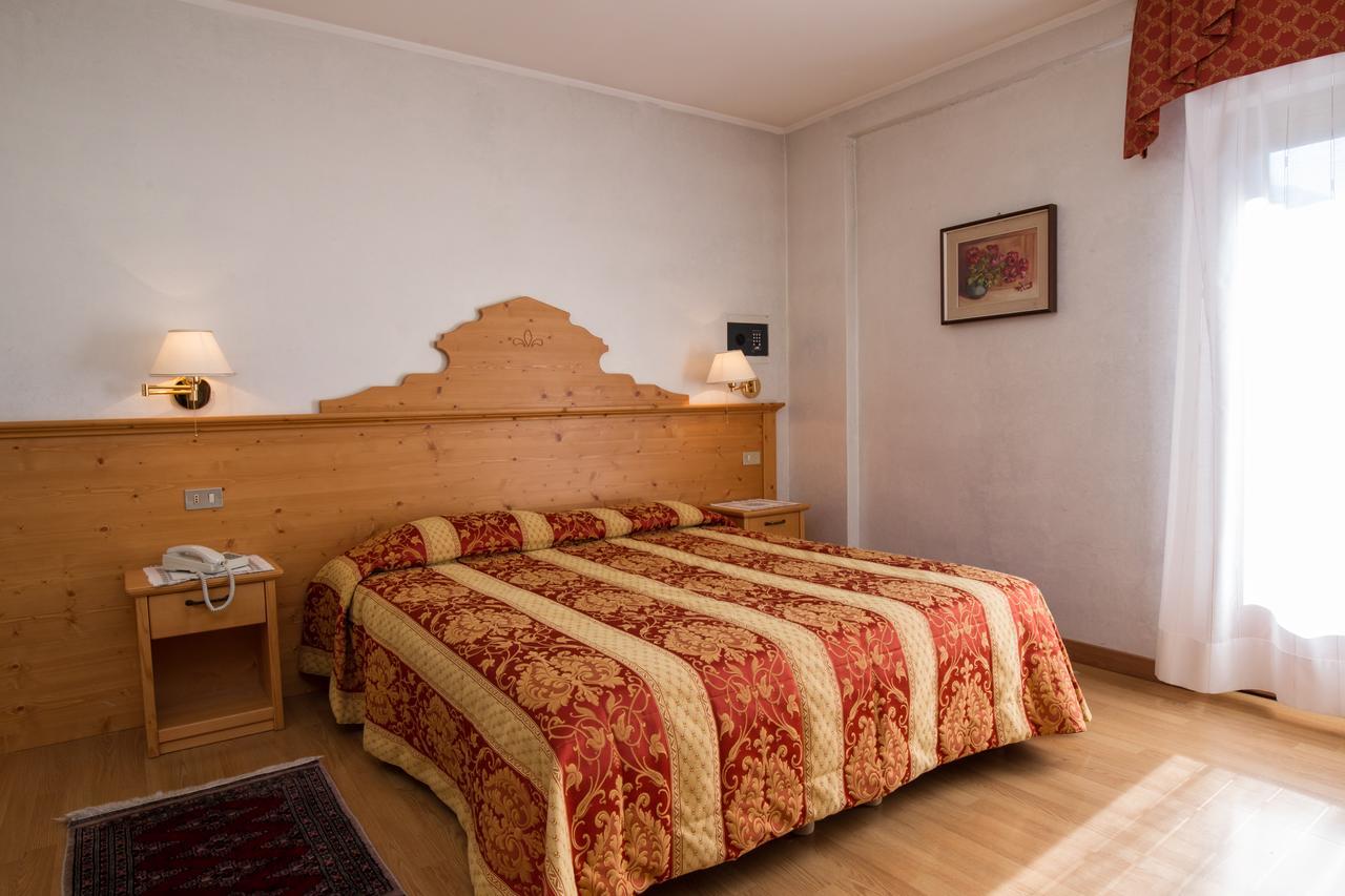 פיירה די פרימיירו Hotel Al Prato מראה חיצוני תמונה